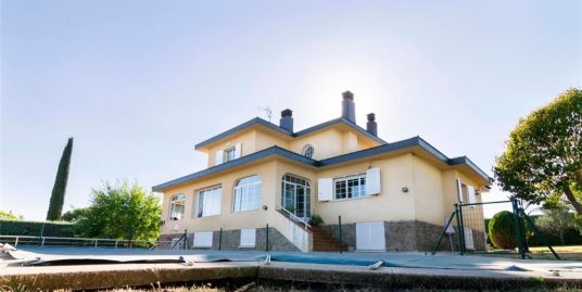 Boadilla del Monte-马德里Colegio Mirabal校区奢华别墅