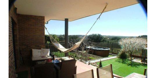 Villanueva del Pardillo-马德里Colegio Internacional Kolbe校区别墅