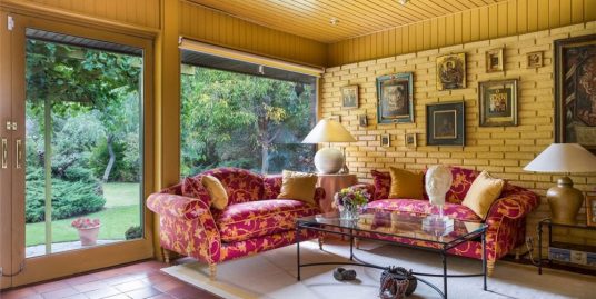 马德里Colegio Internacional SEK El Castillo学区联排别墅