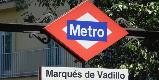 MARQUÉS DE VADILLO 地铁站5分钟 4室1卫