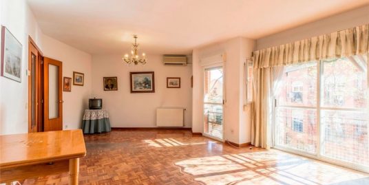 Almendrales 地铁口5分钟125平米大型3室1卫公寓